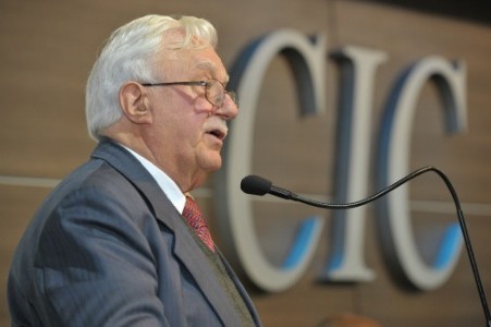 Colombo foi palestrante na CIC em 2013 e também recebeu troféu como Destaque do Comércio