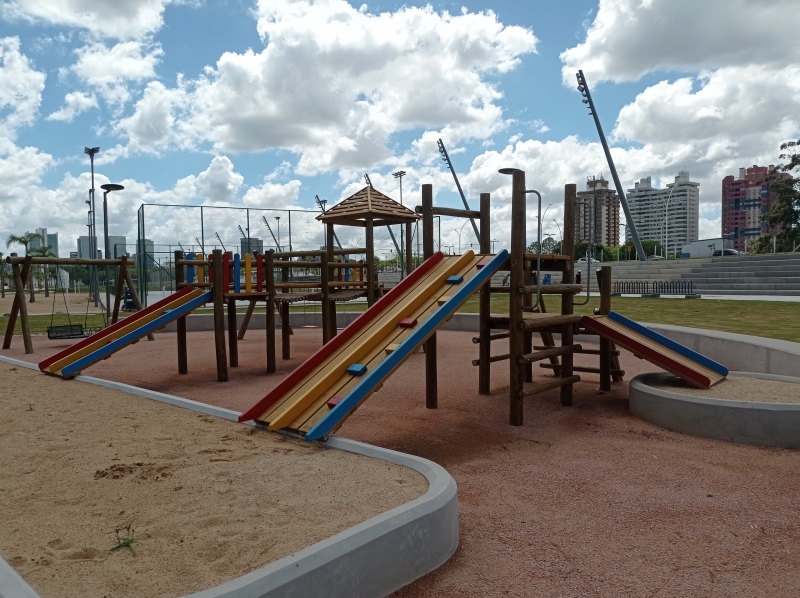 {'nm_midia_inter_thumb1':'https://www.jornaldocomercio.com/_midias/jpg/2021/10/20/206x137/1_1634762785524-9449069.jpg', 'id_midia_tipo':'2', 'id_tetag_galer':'', 'id_midia':'617081ab9c42e', 'cd_midia':9449069, 'ds_midia_link': 'https://www.jornaldocomercio.com/_midias/jpg/2021/10/20/1634762785524-9449069.jpg', 'ds_midia': 'Trecho 3 da orla do Gua&iacute;ba contar&aacute; com playground infantil', 'ds_midia_credi': 'JULIANO TATSCH/ESPECIAL/JC', 'ds_midia_titlo': 'Trecho 3 da orla do Gua&iacute;ba contar&aacute; com playground infantil', 'cd_tetag': '1', 'cd_midia_w': '800', 'cd_midia_h': '598', 'align': 'Left'}