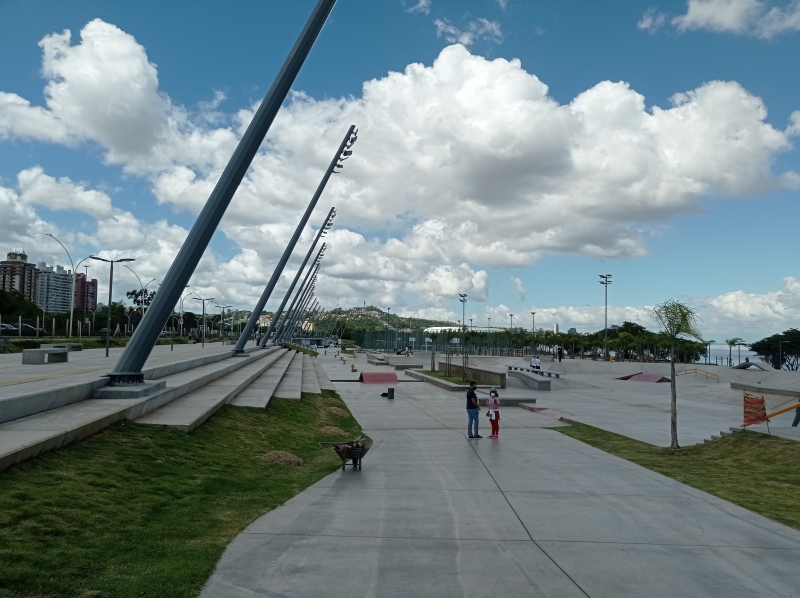 {'nm_midia_inter_thumb1':'https://www.jornaldocomercio.com/_midias/jpg/2021/10/20/206x137/1_1634762878328-9449078.jpg', 'id_midia_tipo':'2', 'id_tetag_galer':'', 'id_midia':'617082a9b83fc', 'cd_midia':9449078, 'ds_midia_link': 'https://www.jornaldocomercio.com/_midias/jpg/2021/10/20/1634762878328-9449078.jpg', 'ds_midia': 'Espa&ccedil;o revitalizado do trecho 3 da orla do Gua&iacute;ba se estende por 1,6 quil&ocirc;metro', 'ds_midia_credi': 'JULIANO TATSCH/ESPECIAL/JC', 'ds_midia_titlo': 'Espa&ccedil;o revitalizado do trecho 3 da orla do Gua&iacute;ba se estende por 1,6 quil&ocirc;metro', 'cd_tetag': '1', 'cd_midia_w': '800', 'cd_midia_h': '598', 'align': 'Left'}