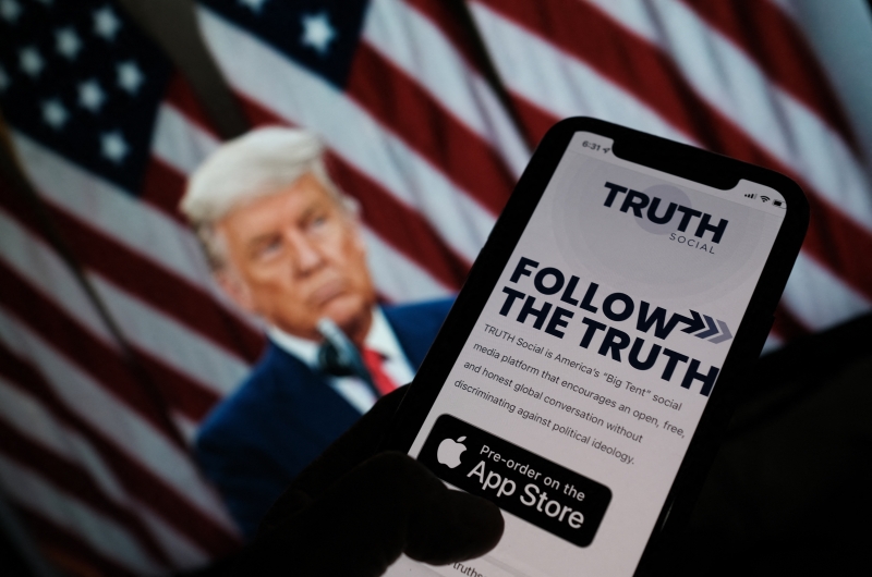 Ex-presidente deve apresentar versão beta da TRUTH Social para 'convidados' no próximo mês