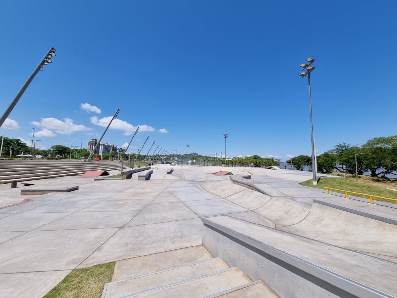A pista da skate, que fica no trecho 3 da Orla do Guaíba, é a maior da América Latina