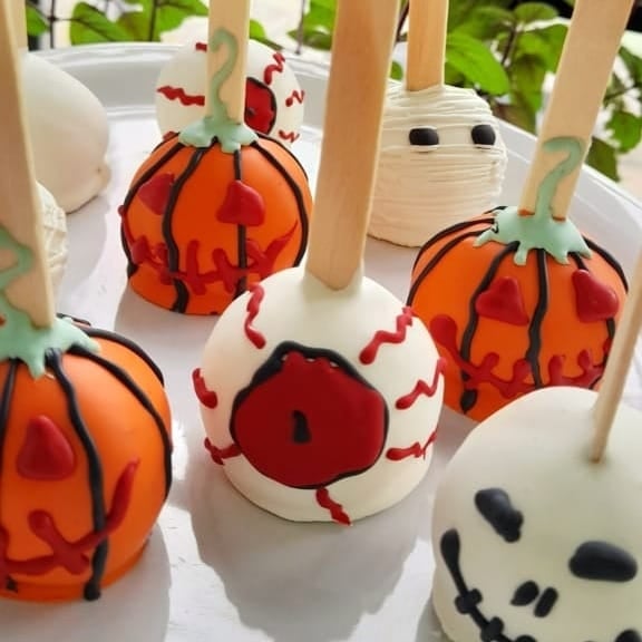 Cakepop Halloween do Chocólatras Anônimos Foto: CHOCÓLATRAS ANÔNIMOS/REPRODUÇÃO/JC