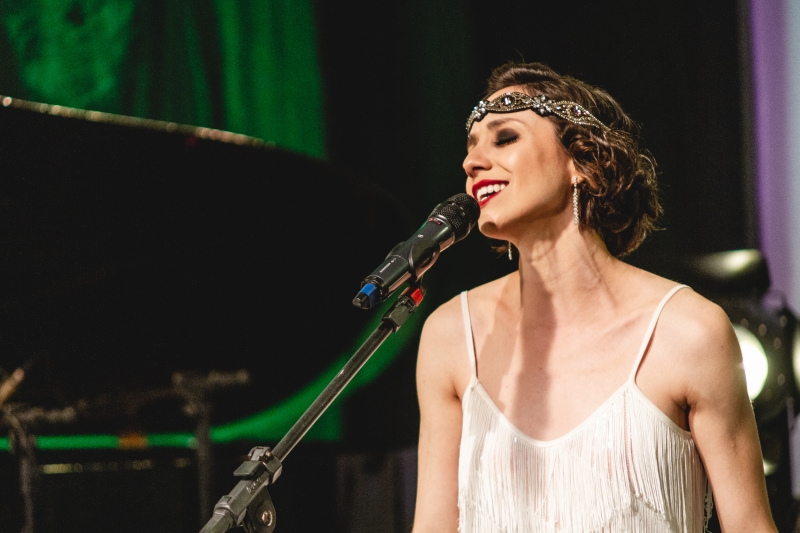 Professora de Música, ela interpretou 'Comme ci comme ça', da cantora Zaz
