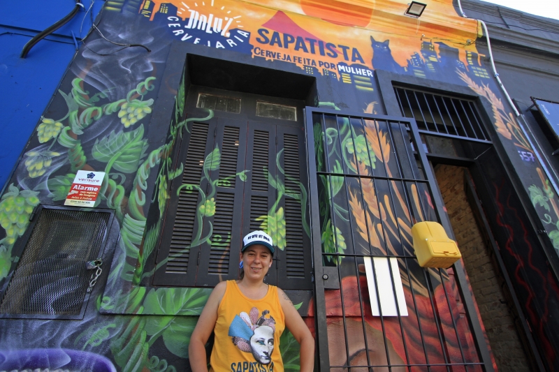 Foto  do Ninkasi Bar e de Roberta Pierry, s&oacute;cia  Foto: ANDRESSA PUFAL/JC