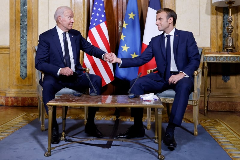 Biden admitiu a Macron que as ações dos EUA no episódio poderiam ter sido melhores