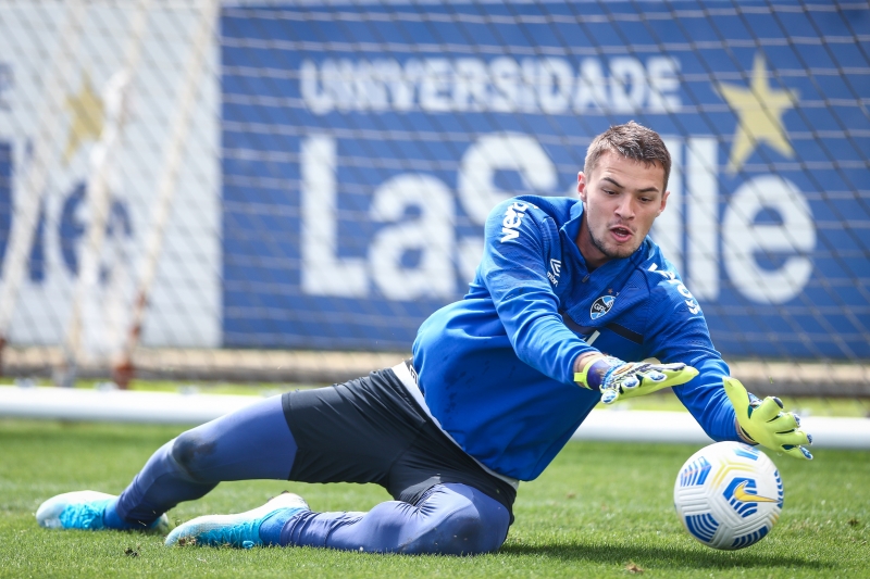 Jovem goleiro gremista foi chamado para os jogos contra Colômbia e Argentina