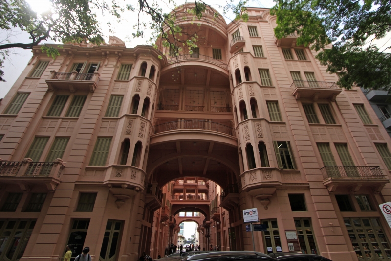 {'nm_midia_inter_thumb1':'https://www.jornaldocomercio.com/_midias/jpg/2021/11/03/206x137/1_ap_03112021____casa_de_cultura_mario_quintana__18_-9461288.jpg', 'id_midia_tipo':'2', 'id_tetag_galer':'', 'id_midia':'6182f61f7ef05', 'cd_midia':9461288, 'ds_midia_link': 'https://www.jornaldocomercio.com/_midias/jpg/2021/11/03/ap_03112021____casa_de_cultura_mario_quintana__18_-9461288.jpg', 'ds_midia': 'Fachada e espaços da Casa de Cultura Mário Quintana - Jardim Lutzenberger ', 'ds_midia_credi': 'ANDRESSA PUFAL/JC', 'ds_midia_titlo': 'Fachada e espaços da Casa de Cultura Mário Quintana - Jardim Lutzenberger ', 'cd_tetag': '1', 'cd_midia_w': '800', 'cd_midia_h': '533', 'align': 'Left'}