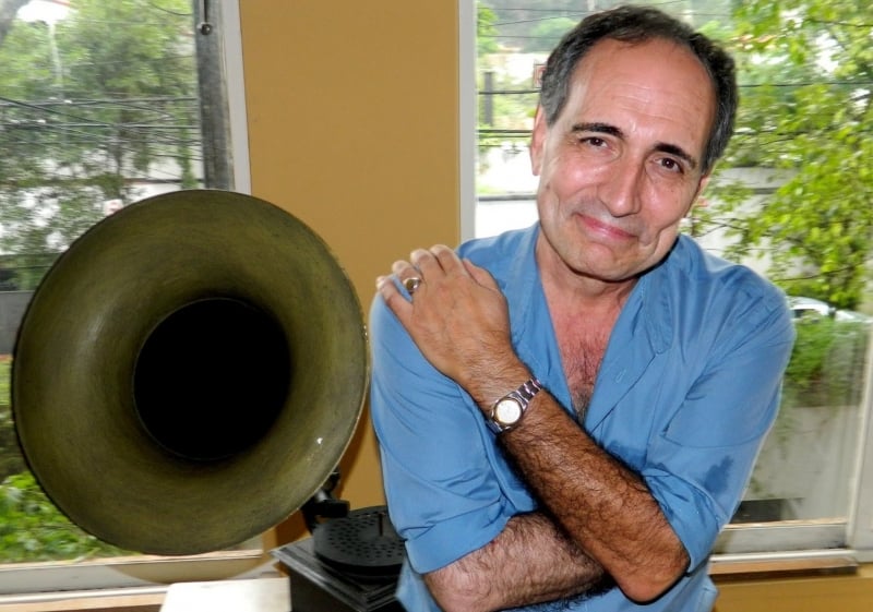 Além do show deste sábado (6), músico vai participar de gravações na Capital