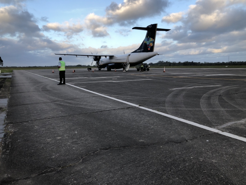 {'nm_midia_inter_thumb1':'https://www.jornaldocomercio.com/_midias/jpg/2021/11/04/206x137/1_img_4712-9462729.jpg', 'id_midia_tipo':'2', 'id_tetag_galer':'', 'id_midia':'618471b8846be', 'cd_midia':9462729, 'ds_midia_link': 'https://www.jornaldocomercio.com/_midias/jpg/2021/11/04/img_4712-9462729.jpg', 'ds_midia': 'Plano de Voo - s&eacute;rie - Aeroporto Internacional Jo&atilde;o Sim&otilde;es Lopes Neto - de Pelotas - pista - avi&atilde;o da Azul - ATR 72 na pista', 'ds_midia_credi': 'PATRICIA COMUNELLO/ESPECIAL/JC', 'ds_midia_titlo': 'Plano de Voo - s&eacute;rie - Aeroporto Internacional Jo&atilde;o Sim&otilde;es Lopes Neto - de Pelotas - pista - avi&atilde;o da Azul - ATR 72 na pista', 'cd_tetag': '1', 'cd_midia_w': '800', 'cd_midia_h': '600', 'align': 'Left'}