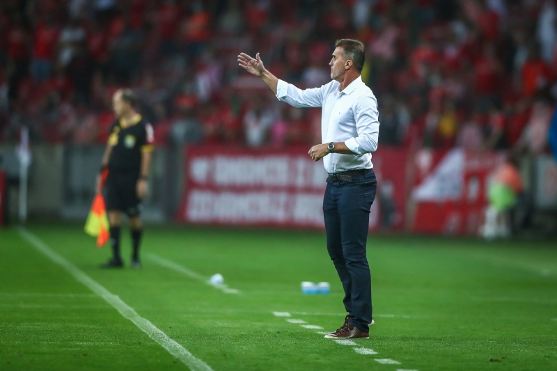 Durante coletiva, treinador Vagner Mancini indicou mudanças na escalação para próximos jogos