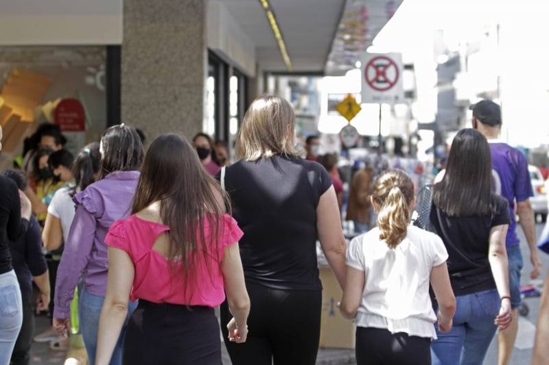 Loja tem de firmar acordo com sindicato dos comerciários para abrir no feriado do dia 15 