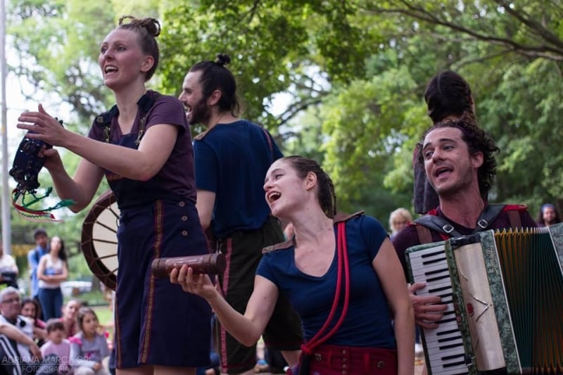 Peça Puli-Pulá tem quatro prêmios Tibicuera de Teatro Infantil, e desde sua estreia em 2015 já se apresentou para milhares de pessoas, inclusive em festivais e no exterior