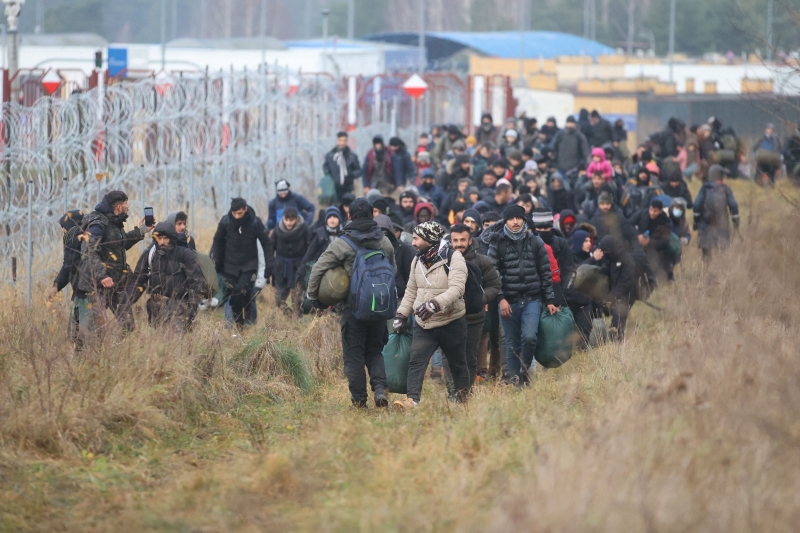 Situação piorou a partir de segunda (8), com uma série de tentativas de invasões por parte de refugiados junto à Polônia
