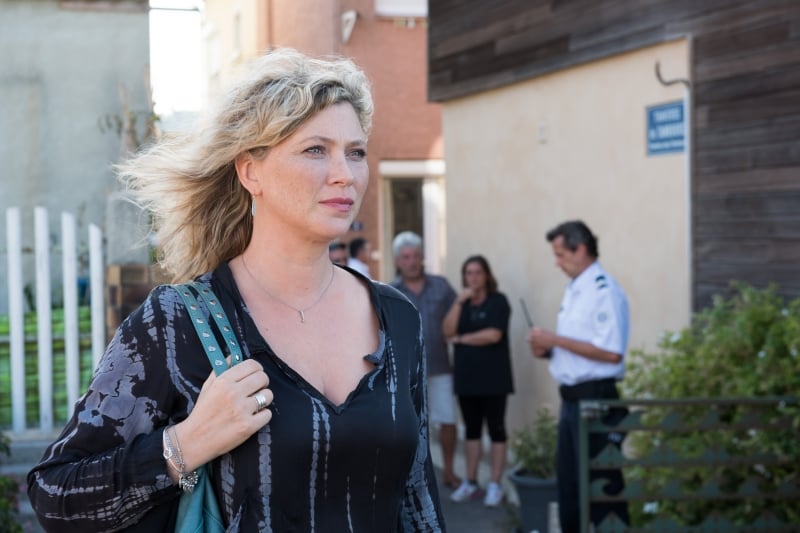 Seriado francês apresenta os desafios vividos pela Comandante Renoir (Cécile Bois)