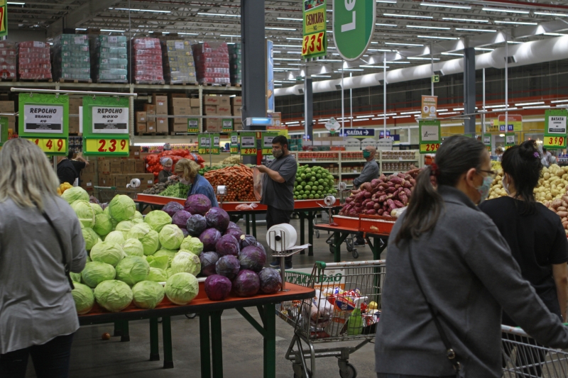 Alta na alimentação chega a 1,28% e foi influenciada pela elevação de itens para consumo no domicílio