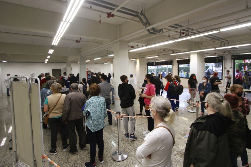 Ao todo, 576.355 pessoas receberam a dose de reforço da vacina