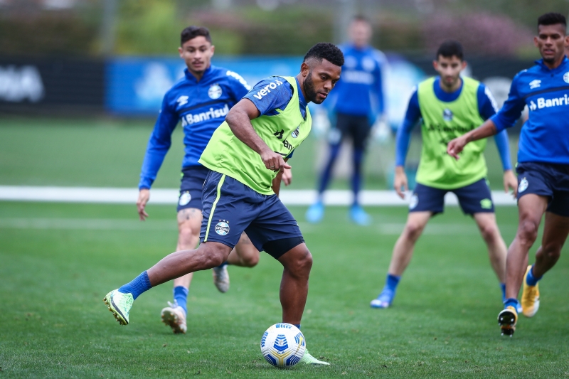 De volta da seleção colombiana, Borja entra na briga pela titularidade