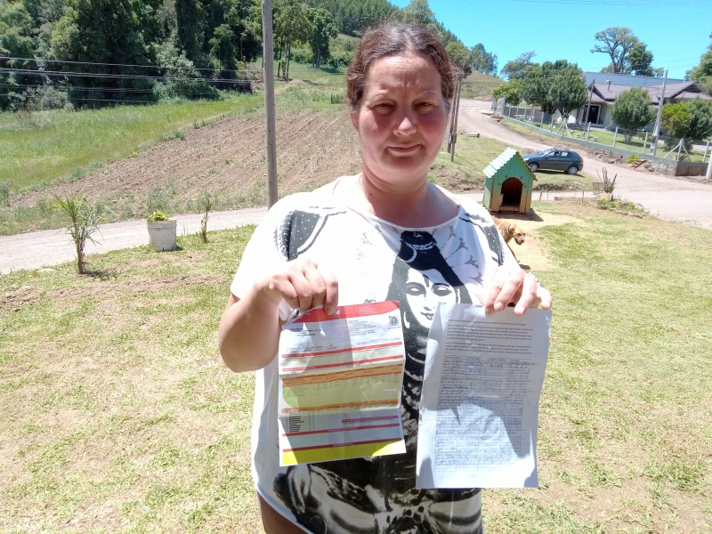 Moradora de Santa Maria do Herval, Ilza Ribeiro paga o IPTU para Gramado