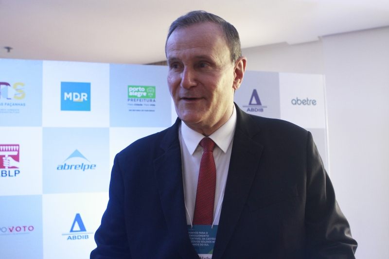 Marcio Matheus defende cobrança de tarifa da limpeza urbana conforme faixa de renda