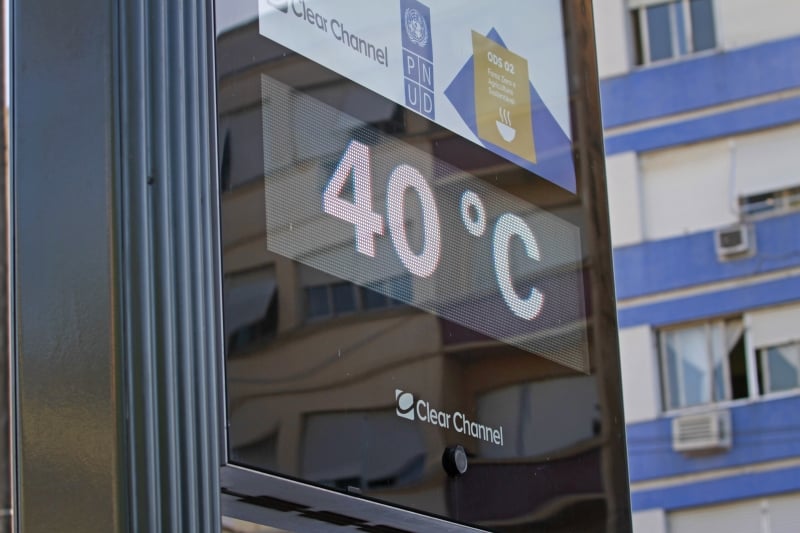 No domingo, os termômetros oficias marcaram 40,3ºC, mas a sensação térmica foi ainda maior