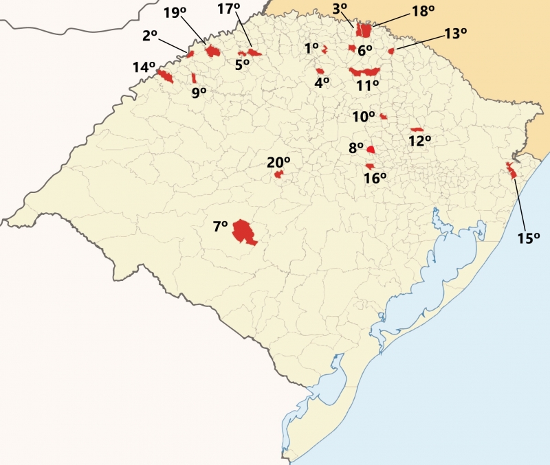 {'nm_midia_inter_thumb1':'https://www.jornaldocomercio.com/_midias/jpg/2021/11/22/206x137/1_mapa_vacinas__-9477125.jpg', 'id_midia_tipo':'2', 'id_tetag_galer':'', 'id_midia':'619ba97721639', 'cd_midia':9477125, 'ds_midia_link': 'https://www.jornaldocomercio.com/_midias/jpg/2021/11/22/mapa_vacinas__-9477125.jpg', 'ds_midia': 'Mapa das cidades que mais vacinaram no Rio Grande do Sul', 'ds_midia_credi': 'Arte/JC', 'ds_midia_titlo': 'Mapa das cidades que mais vacinaram no Rio Grande do Sul', 'cd_tetag': '1', 'cd_midia_w': '800', 'cd_midia_h': '677', 'align': 'Left'}