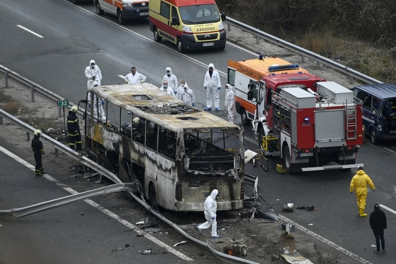 Entre as vítimas do acidente com o ônibus que transportava turistas estão 12 crianças