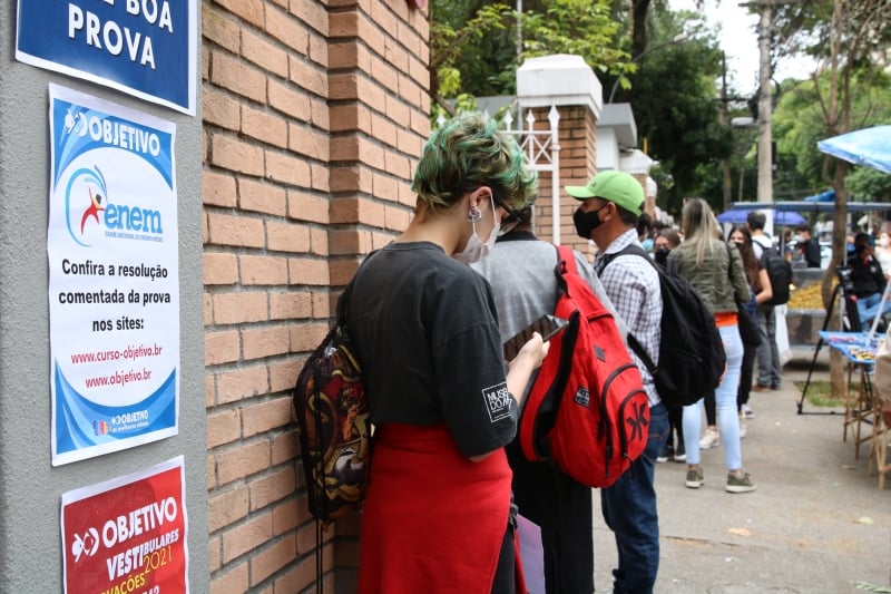 Candidatos farão as provas de matemática e ciências da natureza