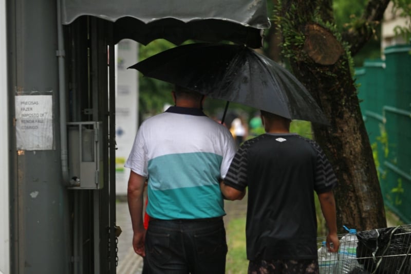 Segundo especialistas, em algumas partes da Região Sul, o fenômeno deve causar excesso de chuvas