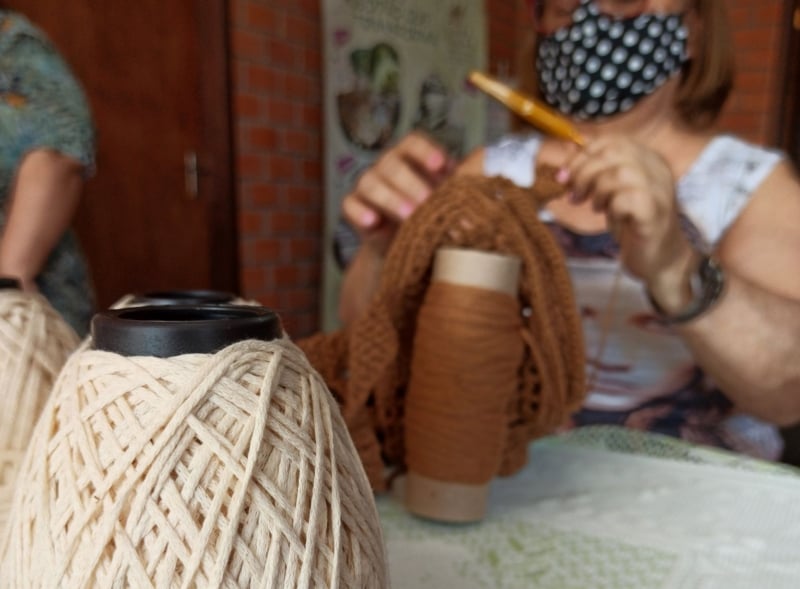 Cooperativa produz diferentes peças através de algodão agroecológico