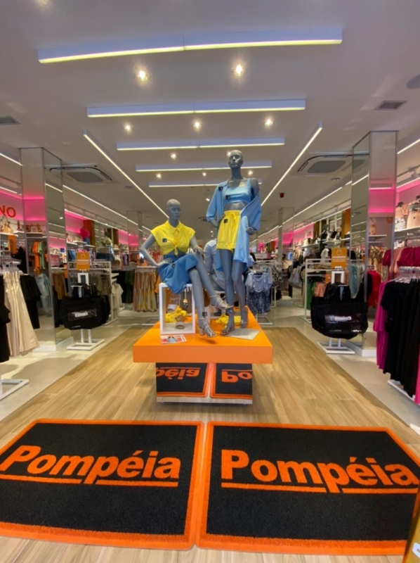 {'nm_midia_inter_thumb1':'https://www.jornaldocomercio.com/_midias/jpg/2021/11/26/206x137/1_lojas_pompeia_blumenau-9482488.jpeg', 'id_midia_tipo':'2', 'id_tetag_galer':'', 'id_midia':'61a15f54b29fb', 'cd_midia':9482488, 'ds_midia_link': 'https://www.jornaldocomercio.com/_midias/jpg/2021/11/26/lojas_pompeia_blumenau-9482488.jpeg', 'ds_midia': 'Minuto Varejo - novas lojas - Lojas Pompéia - loja em Blumenau - abertura - comércio expansão - consumo - Santa Catarina', 'ds_midia_credi': 'LOJAS POMPEIA/DIVULGAÇÃO/JC', 'ds_midia_titlo': 'Minuto Varejo - novas lojas - Lojas Pompéia - loja em Blumenau - abertura - comércio expansão - consumo - Santa Catarina', 'cd_tetag': '1', 'cd_midia_w': '598', 'cd_midia_h': '800', 'align': 'Left'}