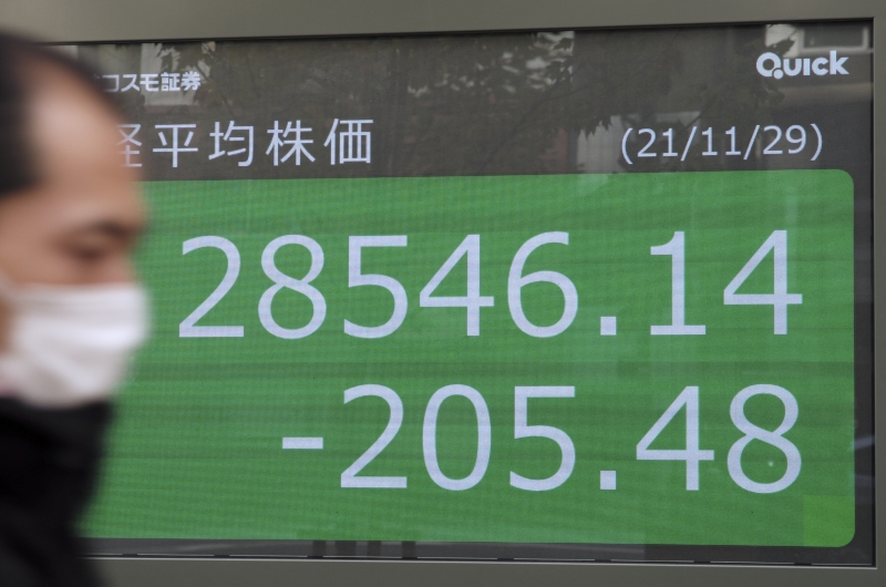 Em Tóquio, o índice Nikkei caiu após o governo anunciar o fechamento de fronteiras