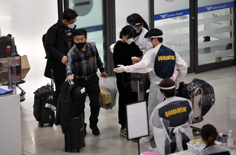 Nos aeroportos sul-coreanos, a vigilância foi reforçada