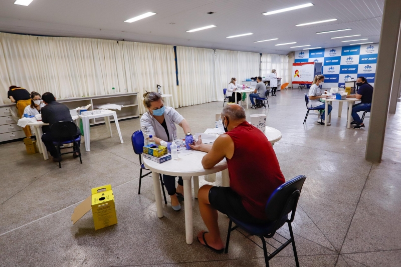 Testes para a detecção do vírus e demais infecções sexualmente transmissíveis estão disponíveis nas 133 unidades de saúde da Capital
