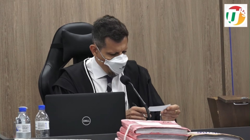 {'nm_midia_inter_thumb1':'https://www.jornaldocomercio.com/_midias/jpg/2021/12/01/206x137/1_sorteio_dos_jurados-9485399.jpg', 'id_midia_tipo':'2', 'id_tetag_galer':'', 'id_midia':'61a77f853680c', 'cd_midia':9485399, 'ds_midia_link': 'https://www.jornaldocomercio.com/_midias/jpg/2021/12/01/sorteio_dos_jurados-9485399.jpg', 'ds_midia': 'Sorteio dos jurados do julgamento do caso Kiss', 'ds_midia_credi': 'Reprodução/ YouTube TJ-RS/JC', 'ds_midia_titlo': 'Sorteio dos jurados do julgamento do caso Kiss', 'cd_tetag': '1', 'cd_midia_w': '800', 'cd_midia_h': '450', 'align': 'Left'}