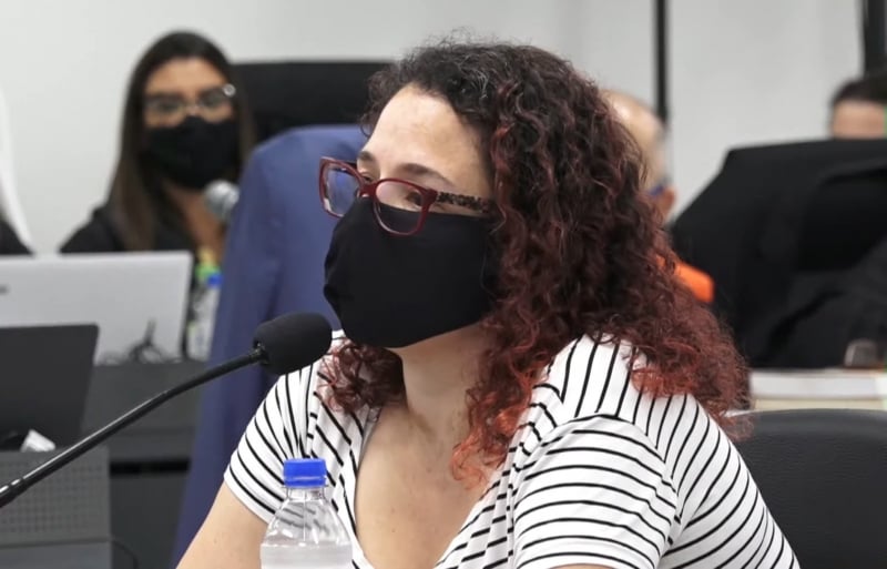 {'nm_midia_inter_thumb1':'https://www.jornaldocomercio.com/_midias/jpg/2021/12/01/206x137/1_vitima_katia_giane_pacheco_siqueira-9485607.jpg', 'id_midia_tipo':'2', 'id_tetag_galer':'', 'id_midia':'61a7b343a27d5', 'cd_midia':9485607, 'ds_midia_link': 'https://www.jornaldocomercio.com/_midias/jpg/2021/12/01/vitima_katia_giane_pacheco_siqueira-9485607.jpg', 'ds_midia': 'Vítima Kátia Giane Pacheco Siqueira - julgamento do caso Kiss', 'ds_midia_credi': 'Reprodução/YouTube TJ-RS/JC', 'ds_midia_titlo': 'Vítima Kátia Giane Pacheco Siqueira - julgamento do caso Kiss', 'cd_tetag': '1', 'cd_midia_w': '800', 'cd_midia_h': '513', 'align': 'Left'}