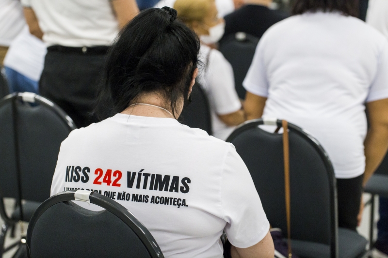 Familiares das vítimas acompanham o julgamento no plenário do Foro