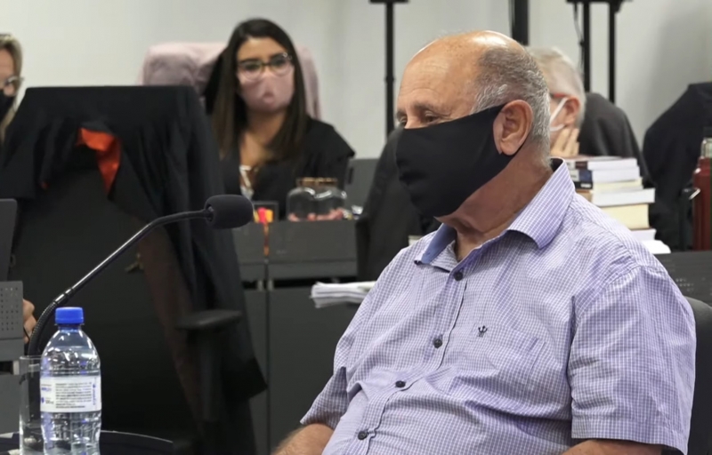 {'nm_midia_inter_thumb1':'https://www.jornaldocomercio.com/_midias/jpg/2021/12/02/206x137/1_tem_inicio_o_depoimento_de_miguel_angelo_teixeira_pedroso__o_engenheiro_civil_depoe_como_testemunha_do_ministerio_publico_-9487281.jpg', 'id_midia_tipo':'2', 'id_tetag_galer':'', 'id_midia':'61a912e1dca36', 'cd_midia':9487281, 'ds_midia_link': 'https://www.jornaldocomercio.com/_midias/jpg/2021/12/02/tem_inicio_o_depoimento_de_miguel_angelo_teixeira_pedroso__o_engenheiro_civil_depoe_como_testemunha_do_ministerio_publico_-9487281.jpg', 'ds_midia': 'Tem início o depoimento de Miguel Ângelo Teixeira Pedroso. O engenheiro civil depõe como testemunha do Ministério Público.', 'ds_midia_credi': 'Reprodução/ YouTube TJ-RS/JC', 'ds_midia_titlo': 'Tem início o depoimento de Miguel Ângelo Teixeira Pedroso. O engenheiro civil depõe como testemunha do Ministério Público.', 'cd_tetag': '1', 'cd_midia_w': '800', 'cd_midia_h': '512', 'align': 'Left'}