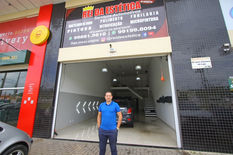 Fotos do Center de lojas na  Av. Ipiranga, n° 8859 para compor o Hubs da Retomada. 

Na foto: Rei da Estética (Miguel Cardozo Prestes Junior) Foto: ANDRESSA PUFAL/JC