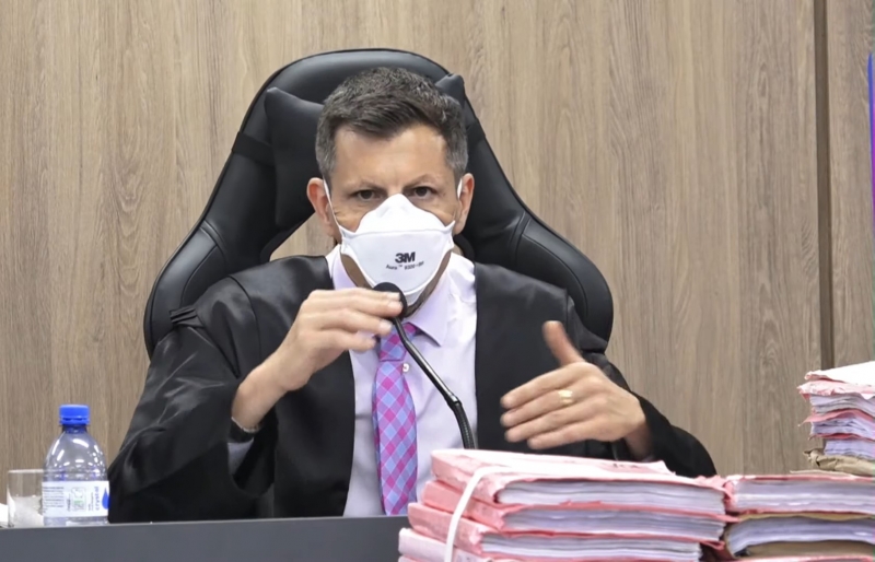 {'nm_midia_inter_thumb1':'https://www.jornaldocomercio.com/_midias/jpg/2021/12/03/206x137/1_juiz-9487995.jpg', 'id_midia_tipo':'2', 'id_tetag_galer':'', 'id_midia':'61aa1f84274d2', 'cd_midia':9487995, 'ds_midia_link': 'https://www.jornaldocomercio.com/_midias/jpg/2021/12/03/juiz-9487995.jpg', 'ds_midia': 'Juiz Orlando Faccini Neto - caso Kiss', 'ds_midia_credi': 'Reprodu&ccedil;&atilde;o/YouTube TJ-RS/JC', 'ds_midia_titlo': 'Juiz Orlando Faccini Neto - caso Kiss', 'cd_tetag': '1', 'cd_midia_w': '800', 'cd_midia_h': '514', 'align': 'Left'}