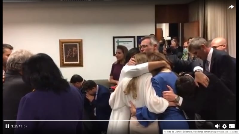 Vídeo do momento postado em redes sociais mostra a primeira-dama e o pastor presbiteriano celebrando ao ouvirem o resultado