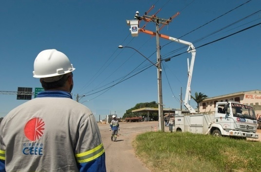 São mais de 400 postos para candidatos com formação de eletricista e ajudante de eletricista