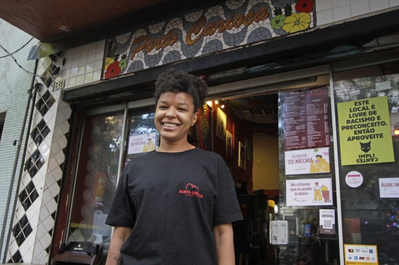 Natural de Belford Roxo (RJ), Joicy Gama lidera o Porto Carioca, tradicional bar na Rua da República
