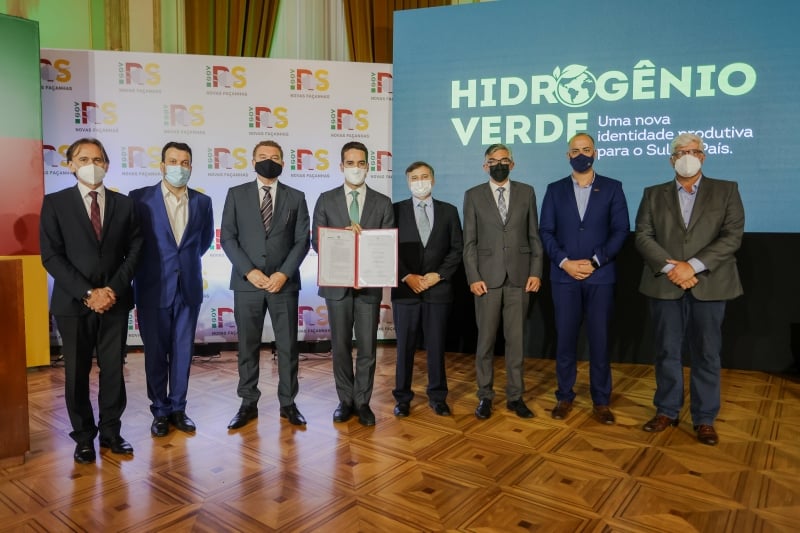 Documento foi assinado pelo governador Leite, por integrantes do Executivo e por representantes da empresa White Martins