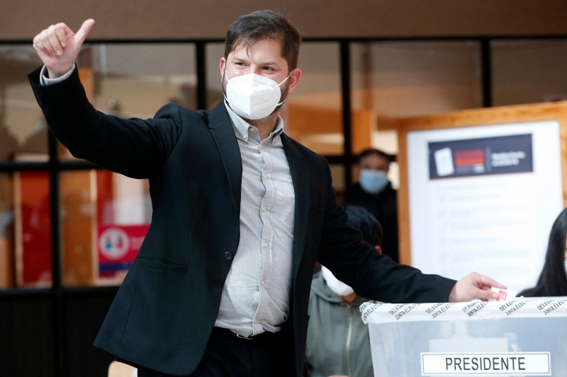 Boric garantiu a vitória no pleito na disputa mais polarizada desde a redemocratização de 1988