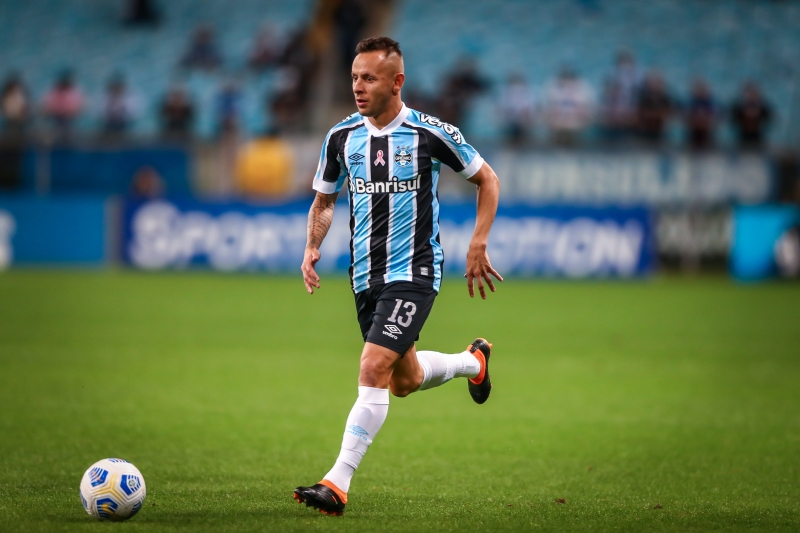  O lateral jogou 43 partidas pelo Grêmio e deu oito assistências
