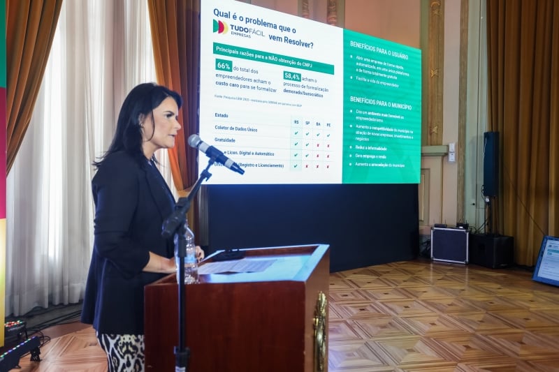 Lauren Momback, Junta Comercial, presidente