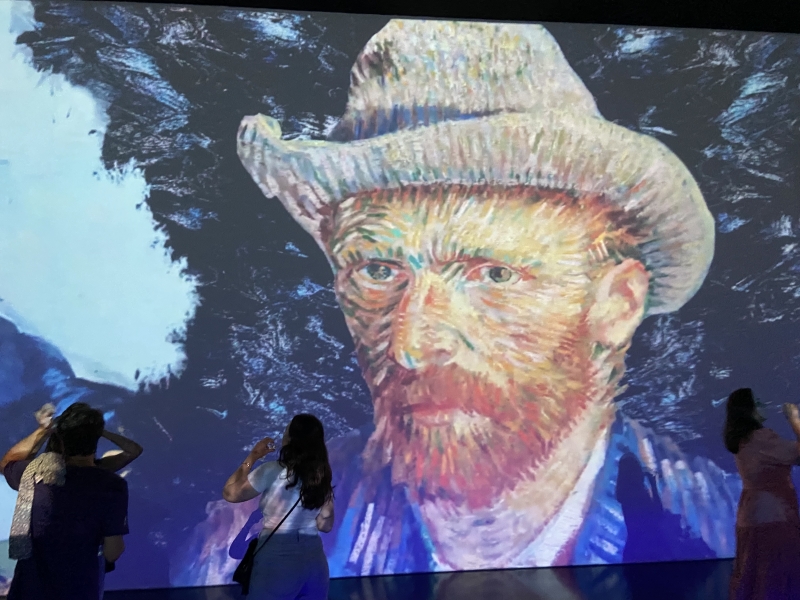 O universo de Vincent Van Gogh em projeções no Cais Embarcadero