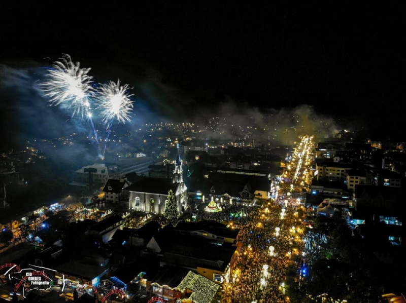Motivo é o avanço da variante Ômicron; espetáculos do Natal Luz serão mantidos