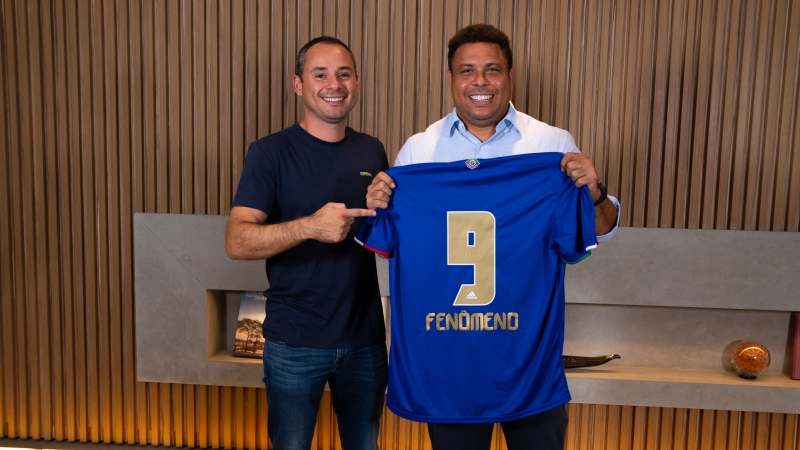  Após adquirir 90% das ações do Cruzeiro por um total de R$ 400 milhões, Ronaldo se tornou acionista majoritário e deu início ao processo de reformulação no futebol do clube