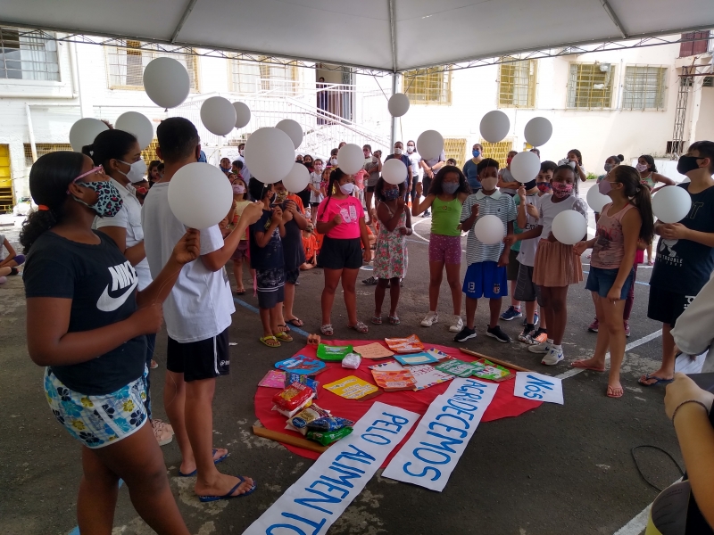 Além das atividades educacionais, instituição realiza ações de lazer para no contraturno escolar